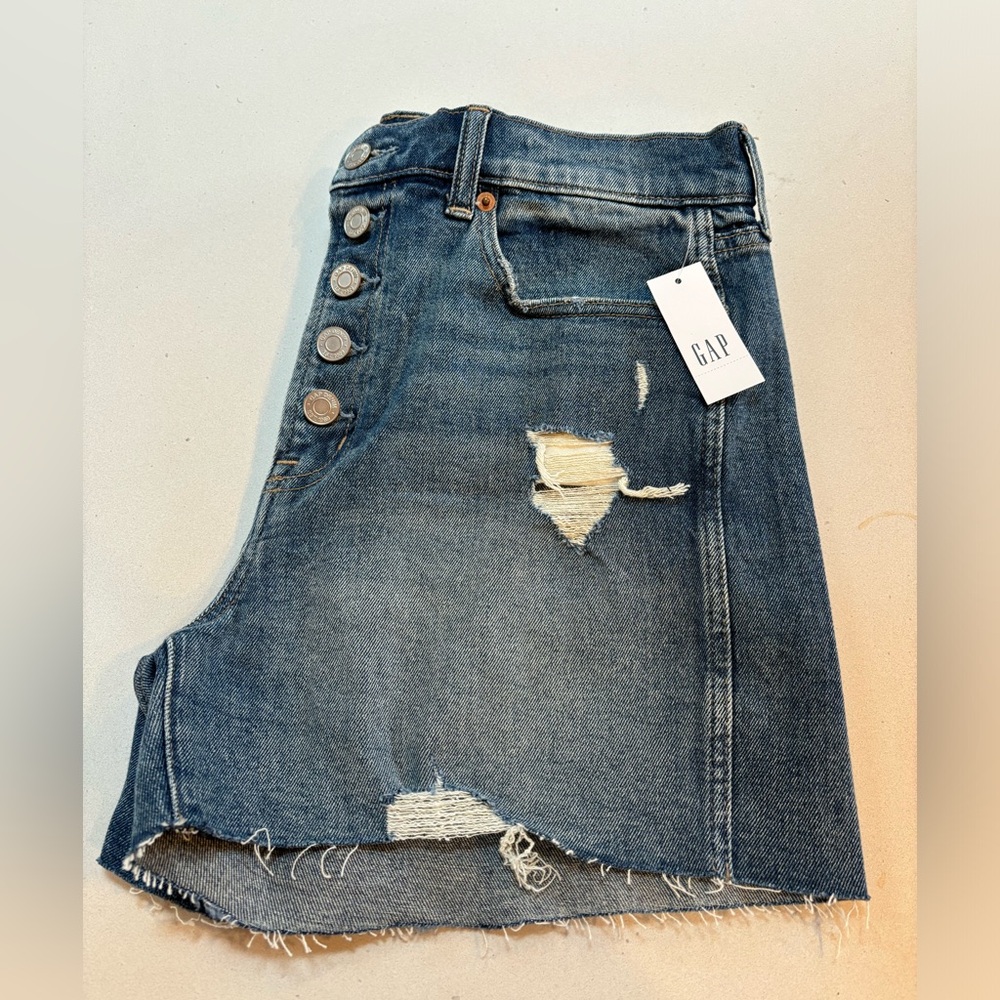 NWT distressed blue denim short
